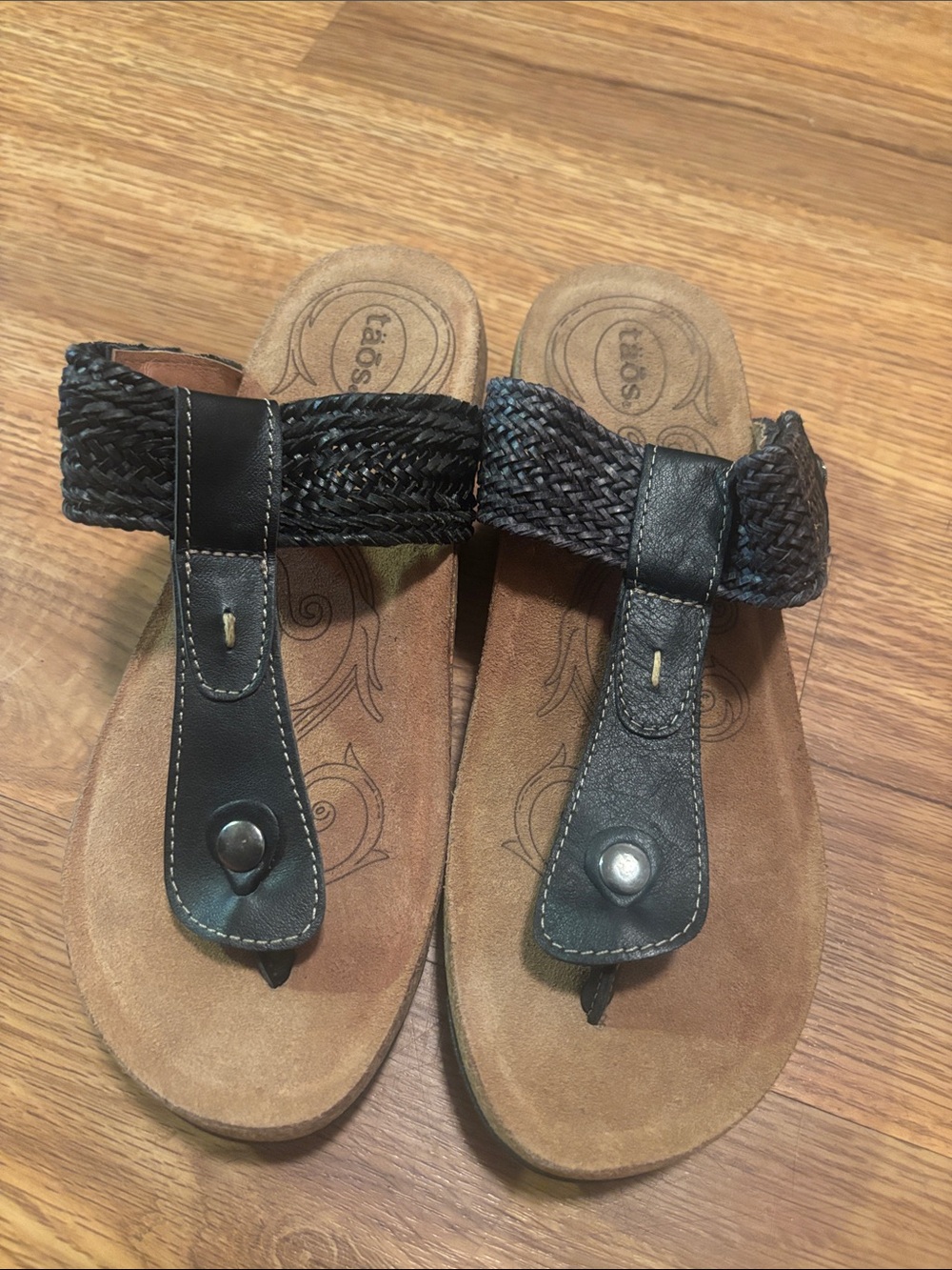 Taos Footwear Black Braided Leather Toe-Post Sandals